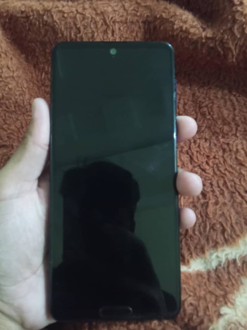 Sharp Aquos R5G 1