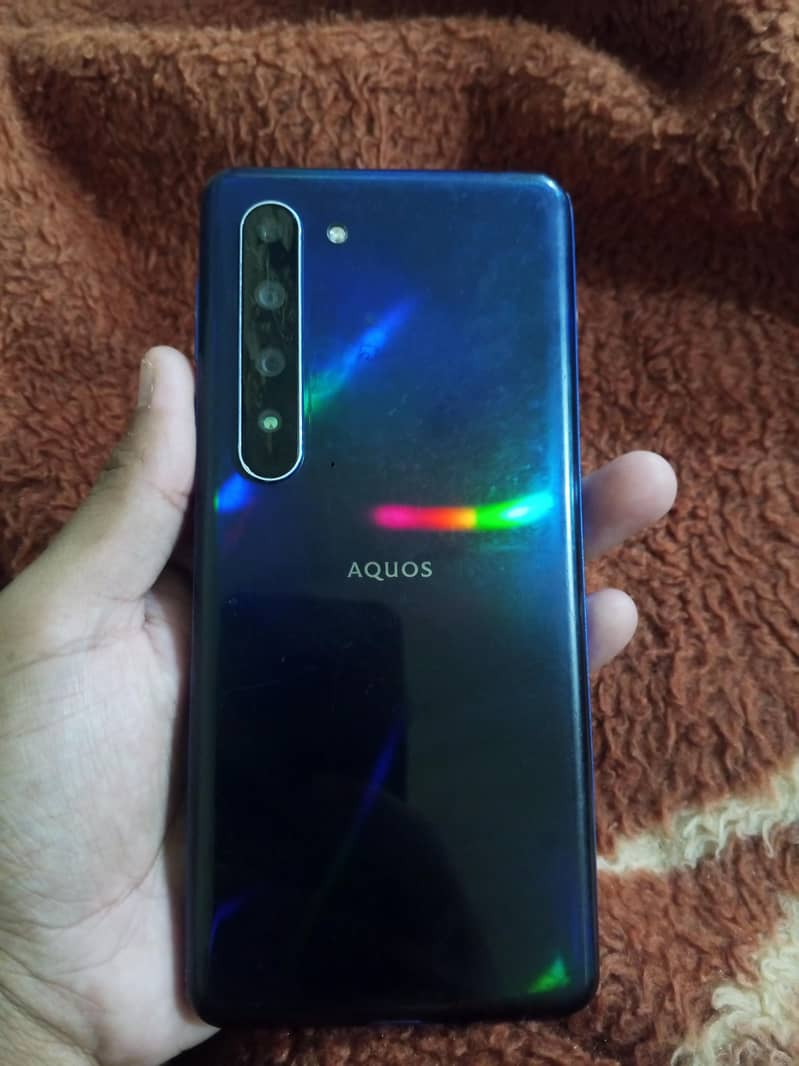 Sharp Aquos R5G 2
