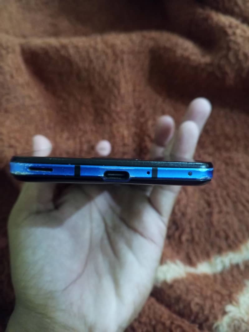 Sharp Aquos R5G 4