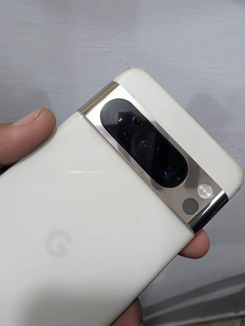 Google Pixel 8 Pro 2