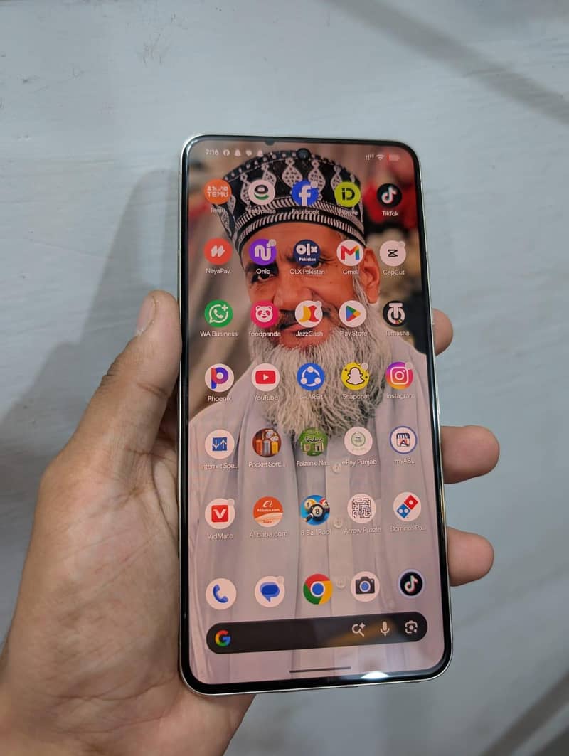 Google Pixel 8 Pro 4