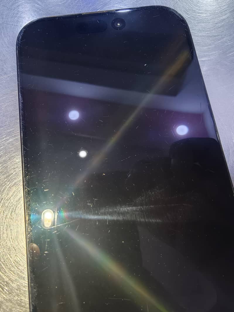 Apple iPhone 16 Pro 1