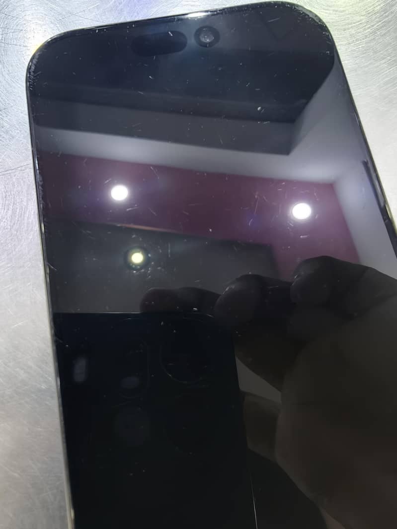 Apple iPhone 16 Pro 2