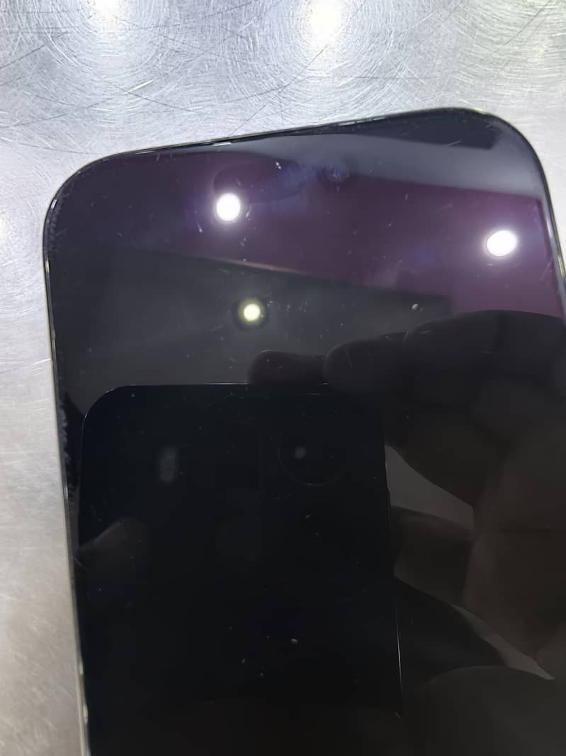 Apple iPhone 16 Pro 3