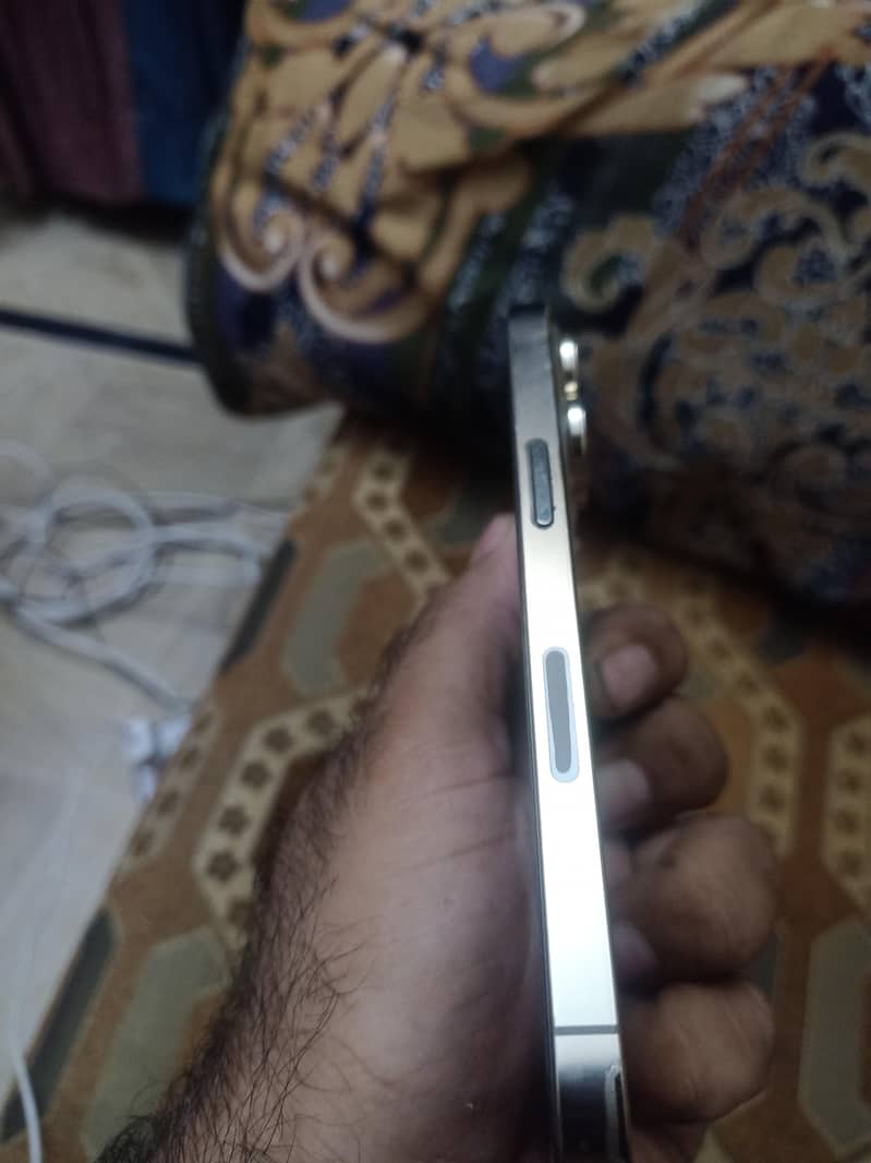 Apple iPhone 13 Pro 2