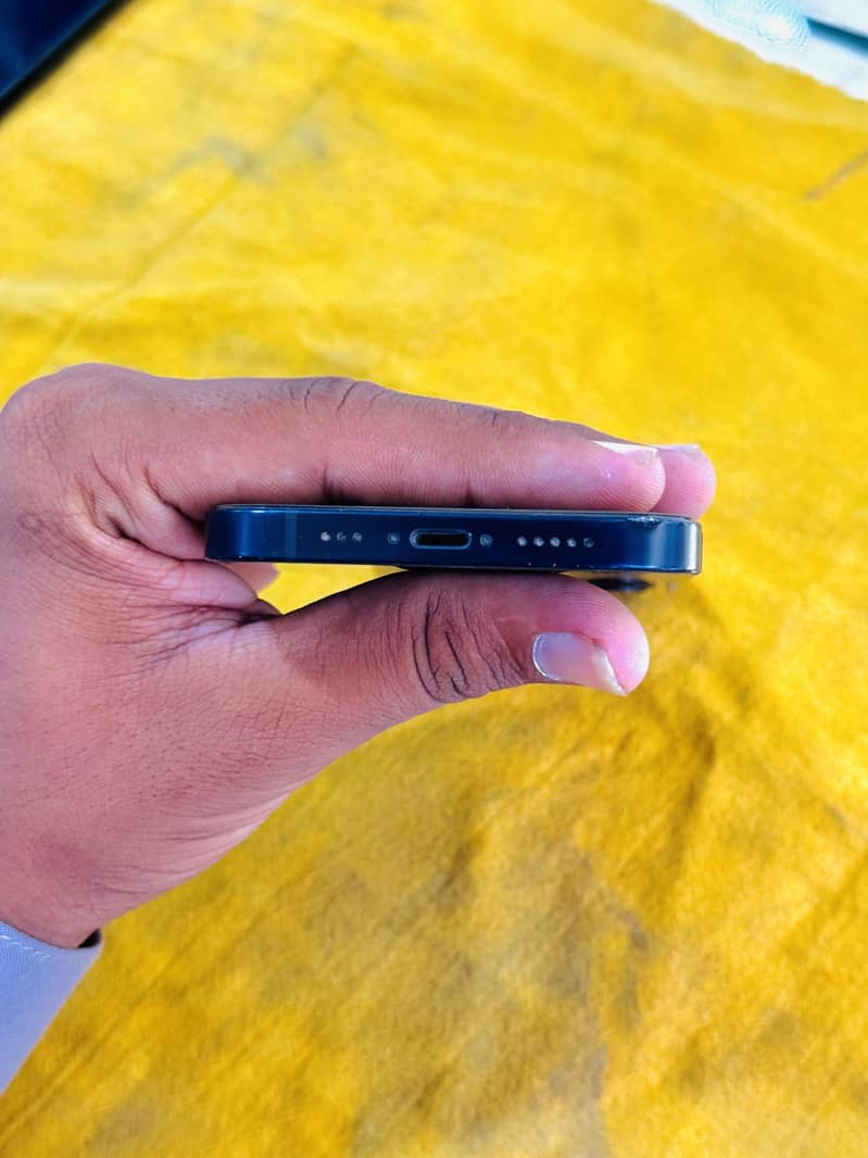 Apple iPhone 12 2