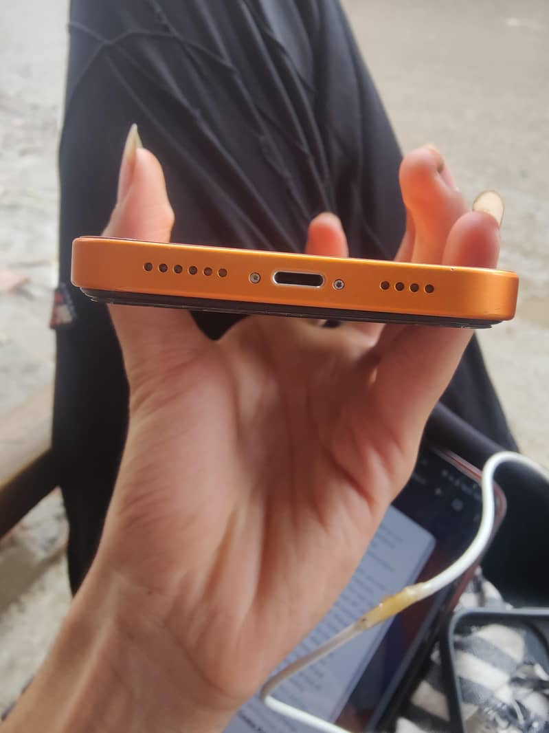 Apple iPhone 11 3