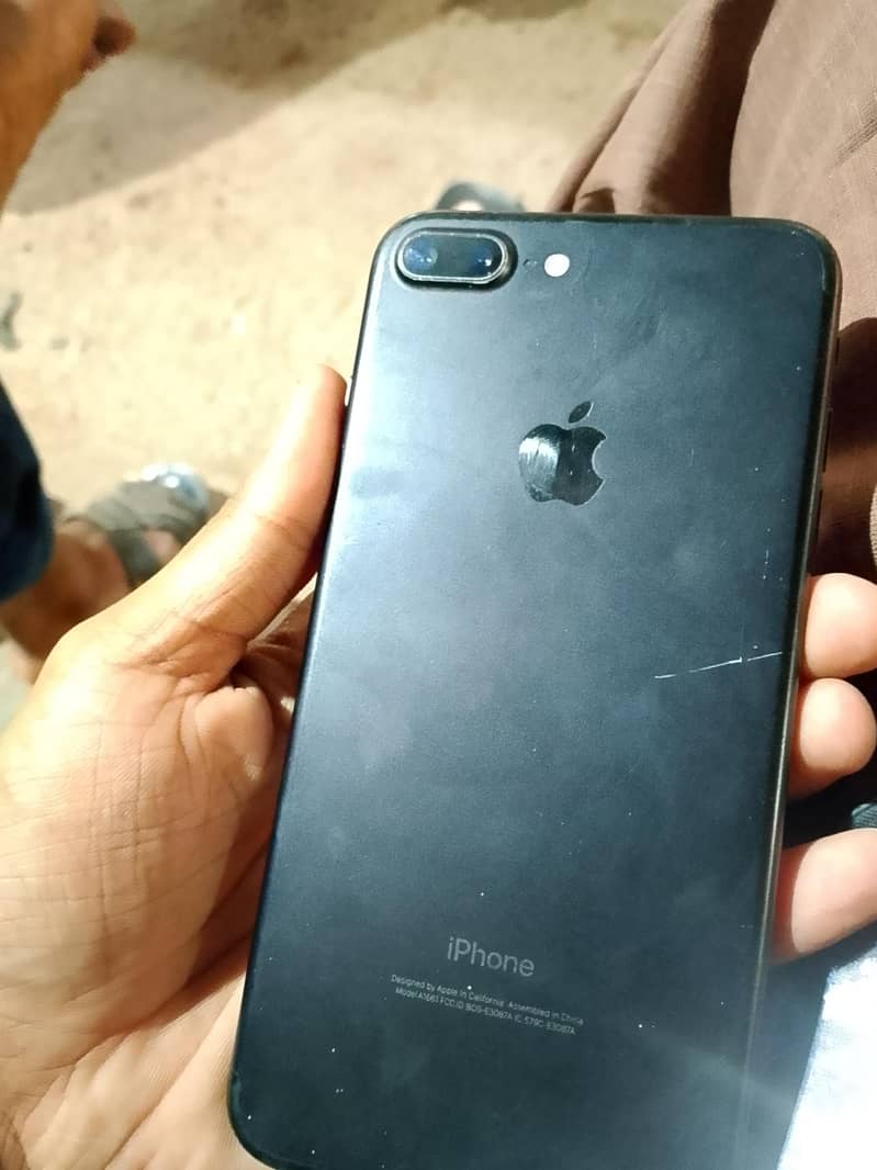 Apple iPhone 7 Plus 1