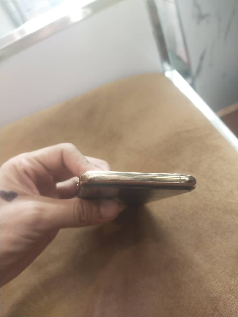 Apple iPhone 11 Pro 1