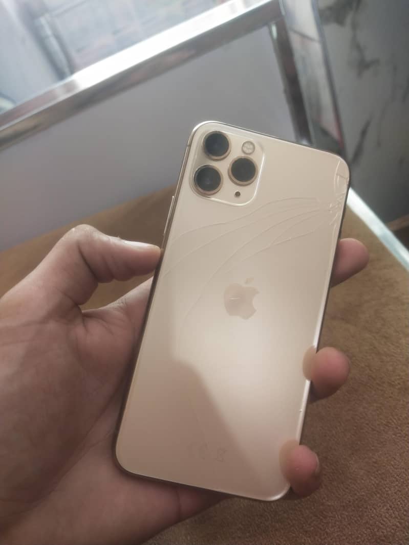 Apple iPhone 11 Pro 4