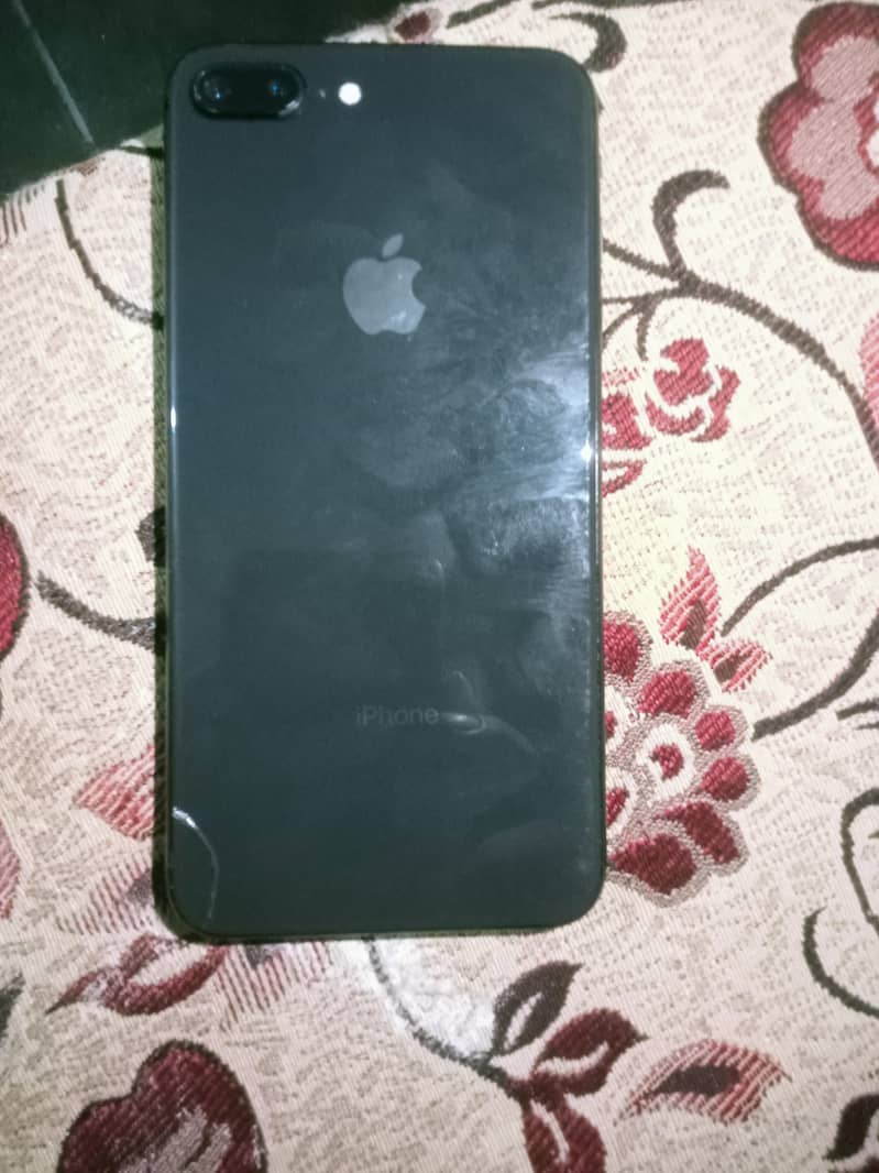 Apple iPhone 8 Plus 3