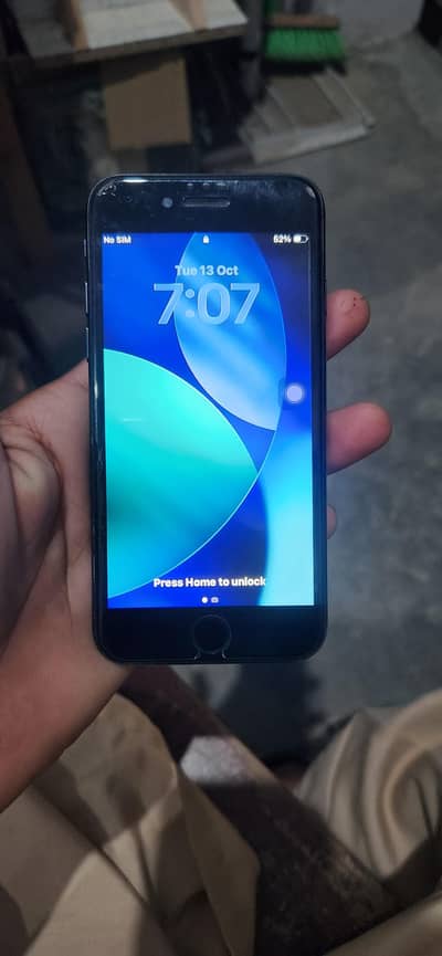 Apple iPhone SE