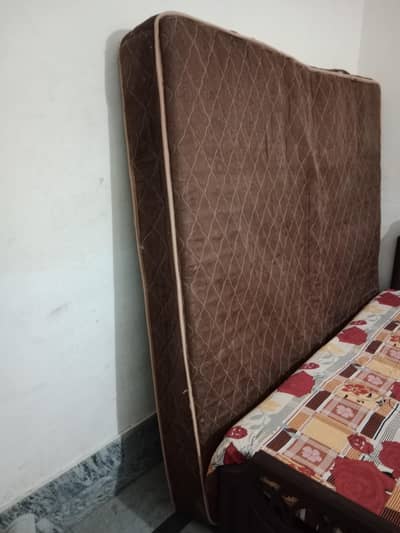 King size spring mattress in Excellent Condition