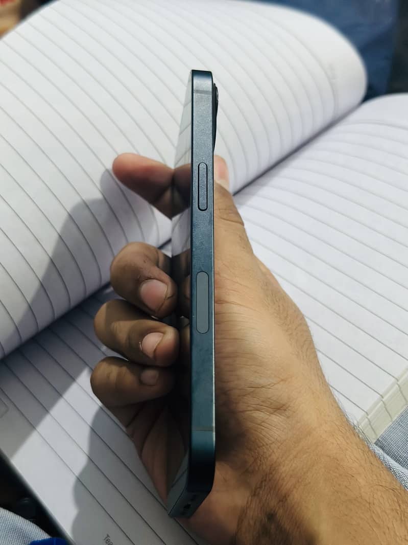 Apple iPhone 13 0