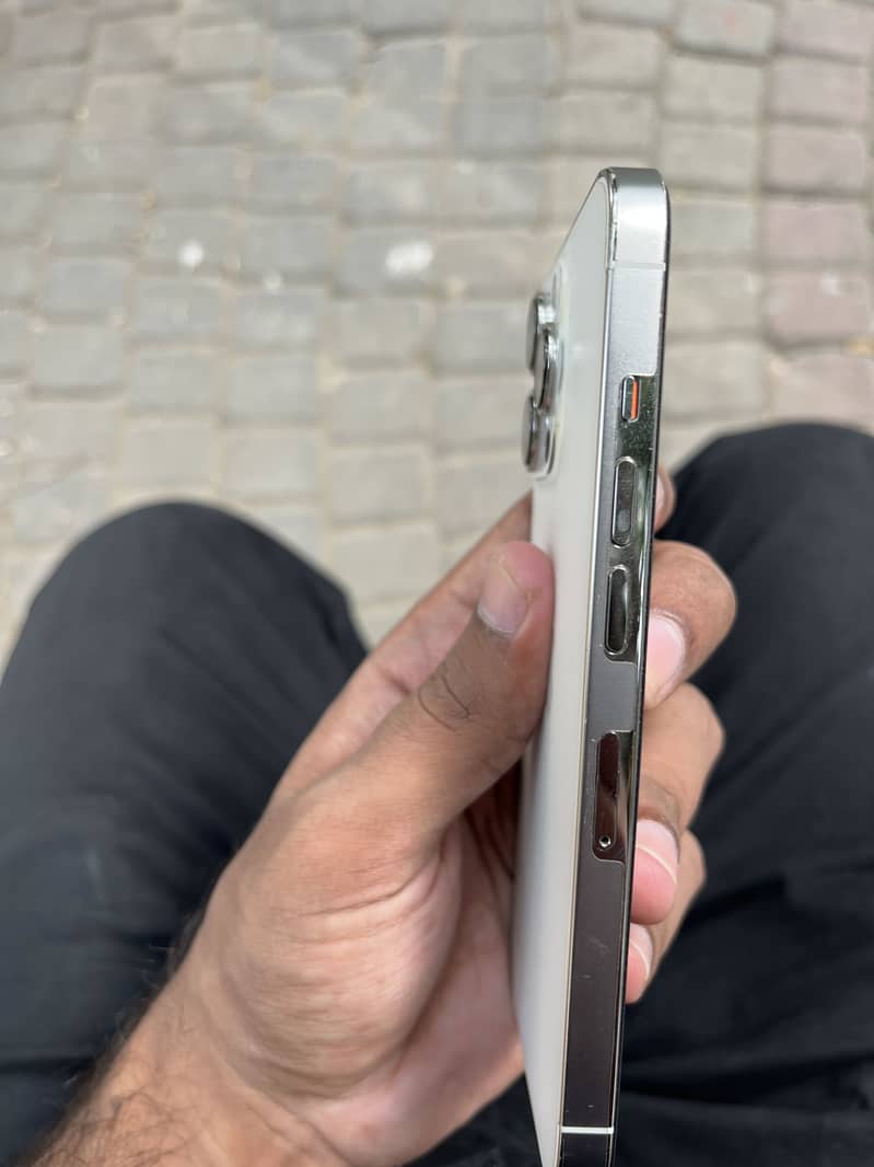 Apple iPhone 13 Pro 1