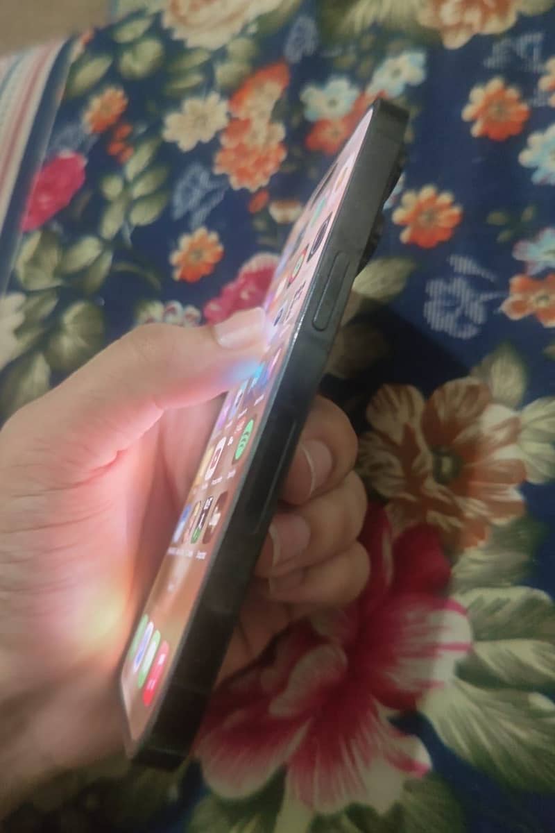 Apple iPhone 14 Pro 0