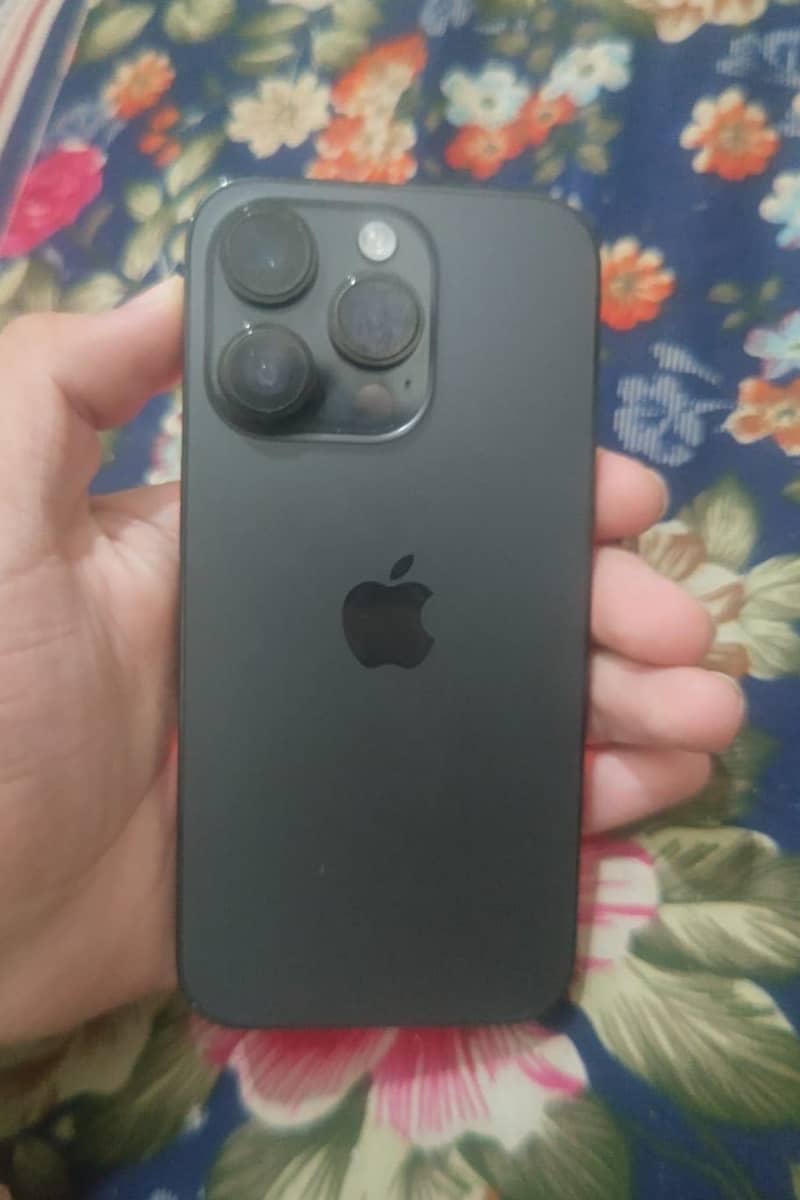 Apple iPhone 14 Pro 1