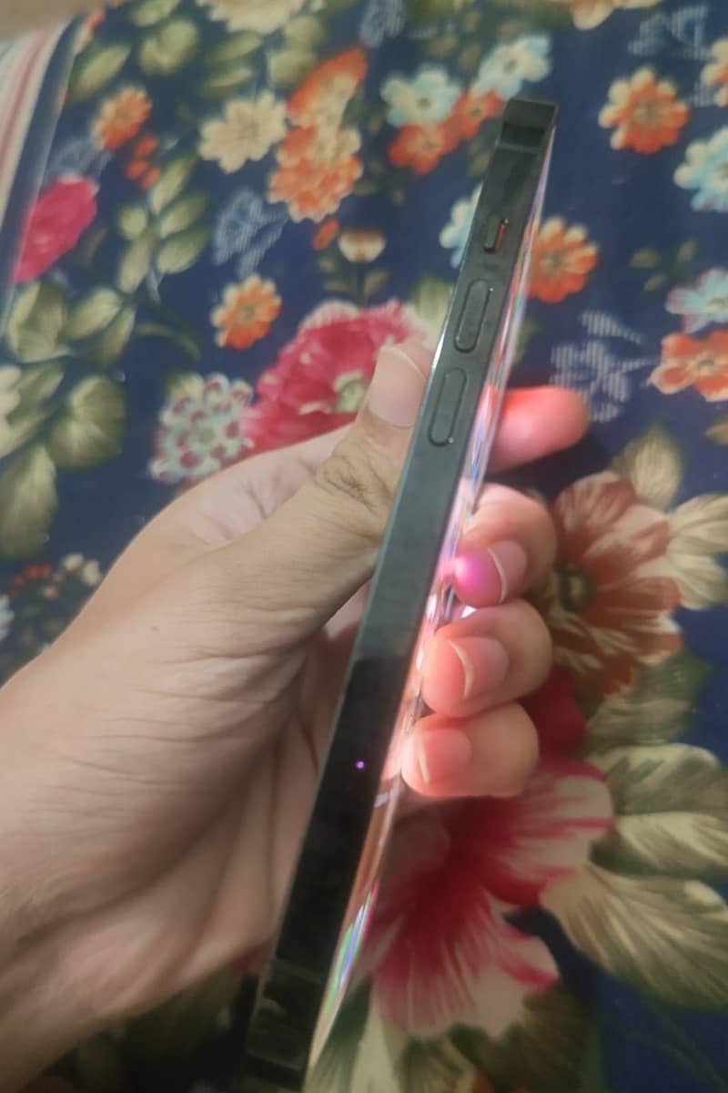Apple iPhone 14 Pro 2