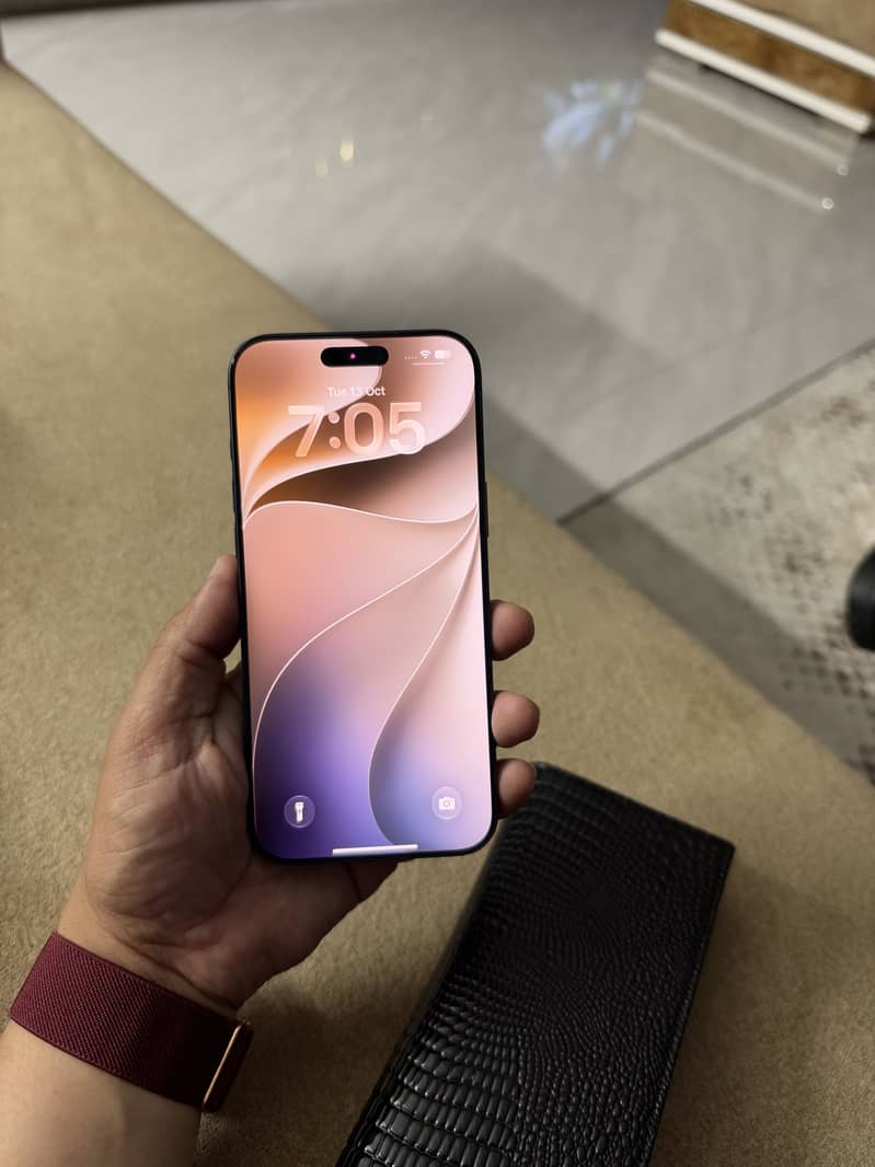 Apple iPhone 17 Pro Max 4