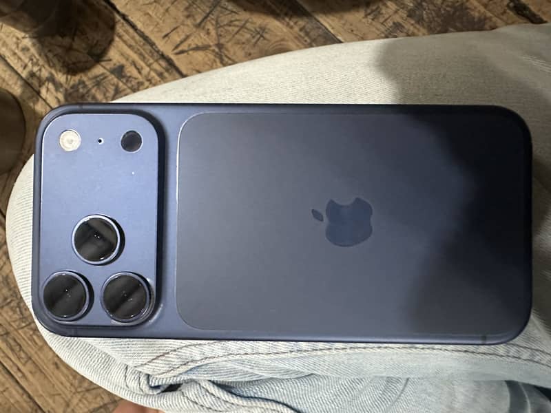 Apple iPhone 17 Pro Max 9