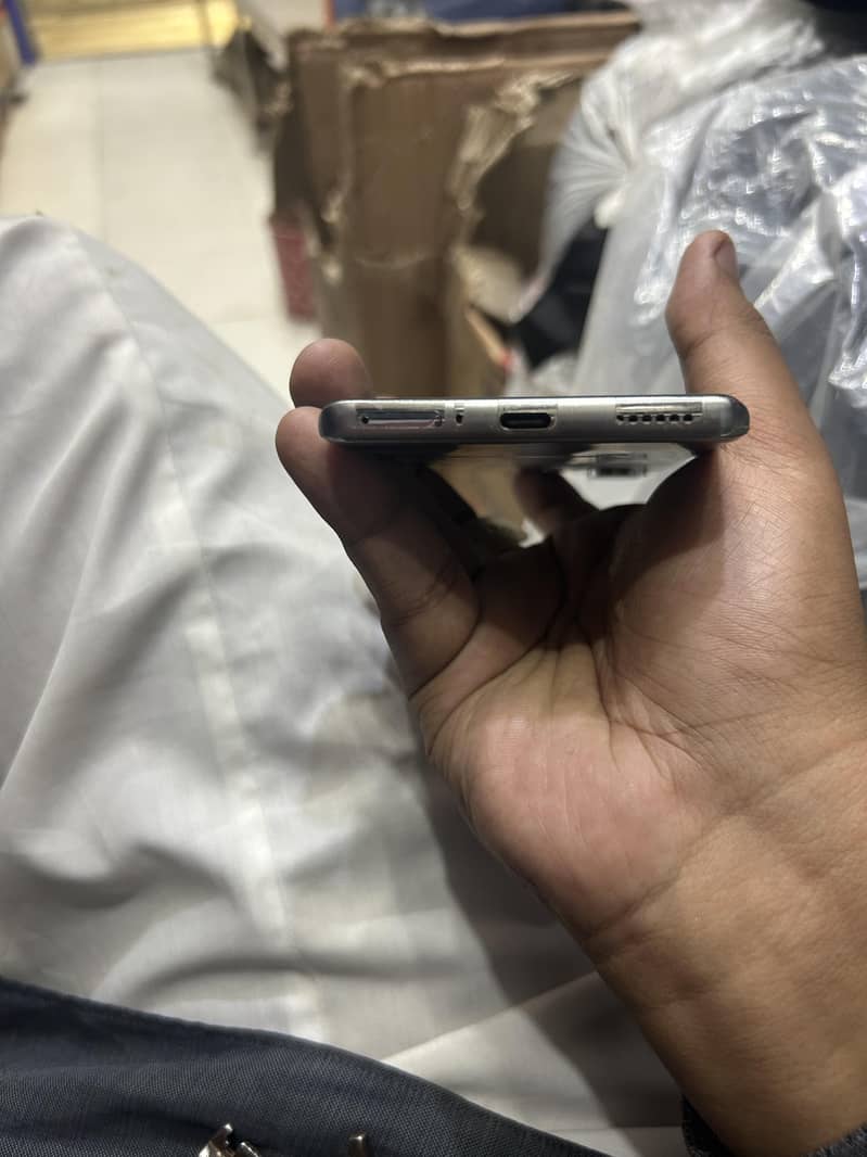 Tecno CAMON 40 Pro 0