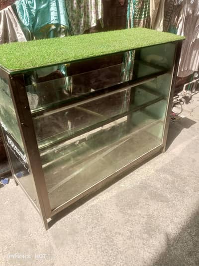 Almoniam counter 4shalve 12mm glass  urgent sale krna ha