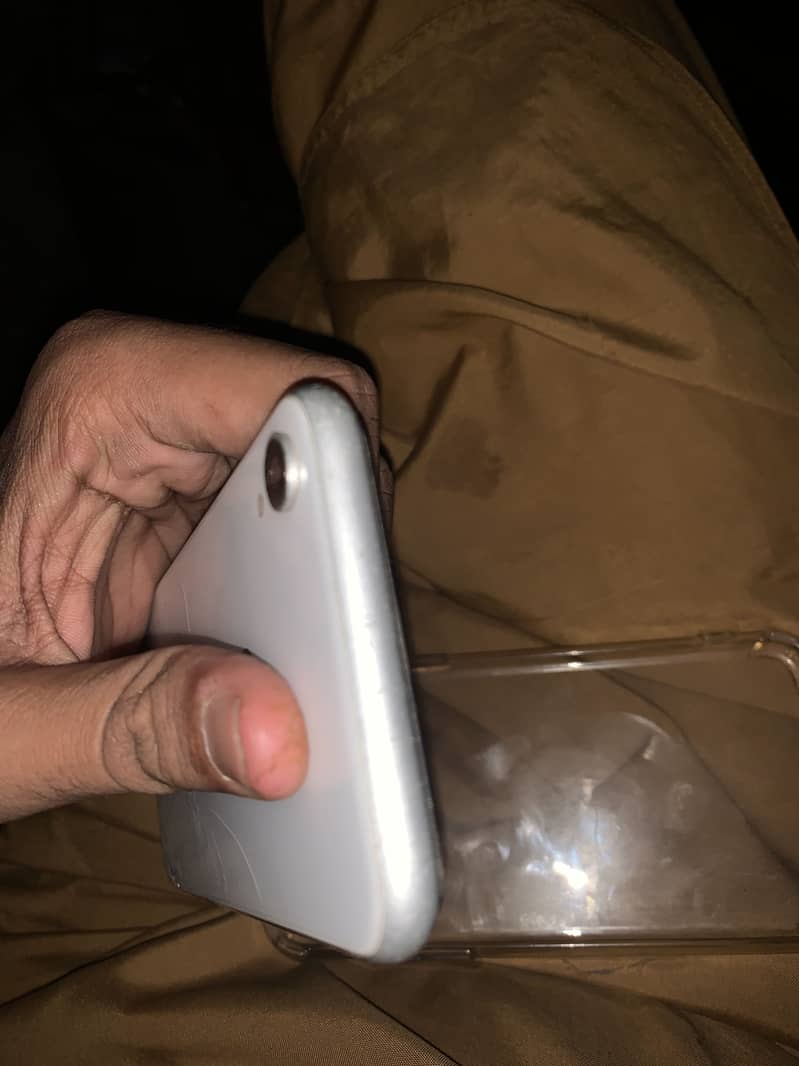 Apple iPhone XR 0