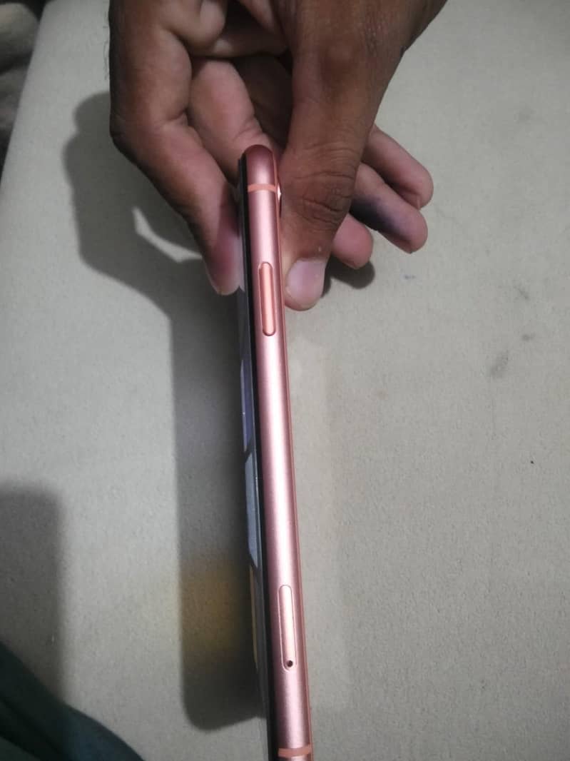 Apple iPhone XR 4