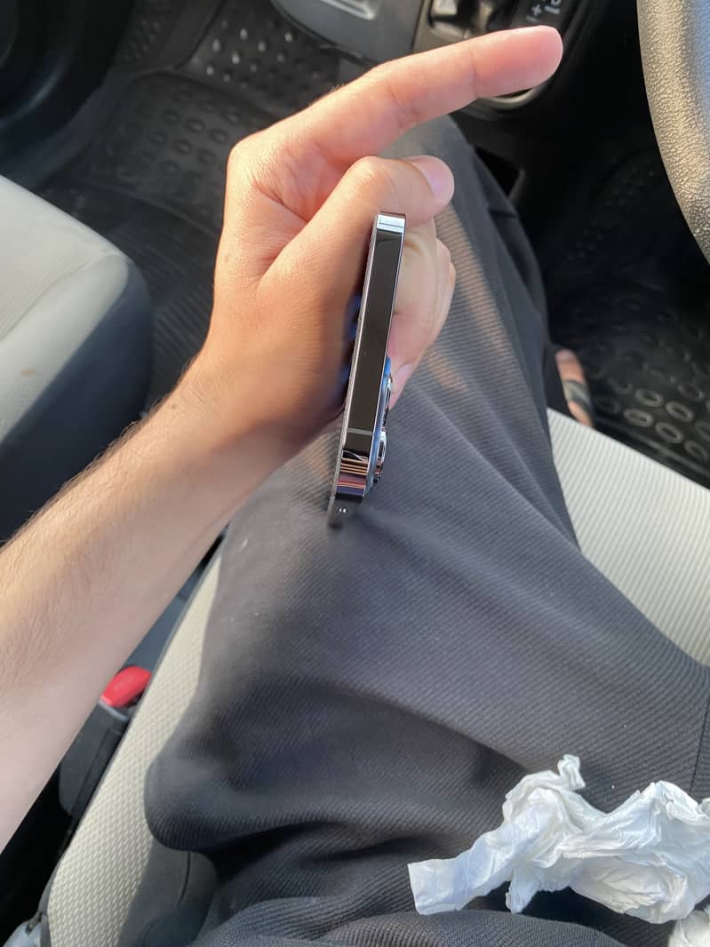 Apple iPhone 13 Pro Max 1