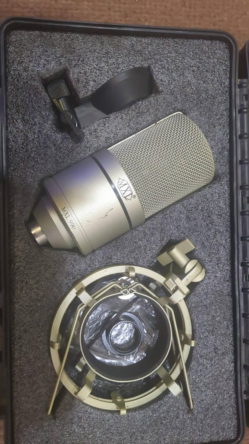 MXL 990 Microphone 2