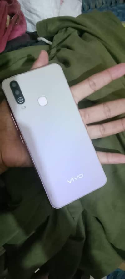 Vivo Y17