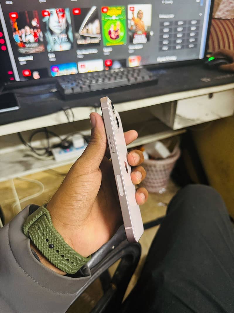 Apple iPhone 13 3