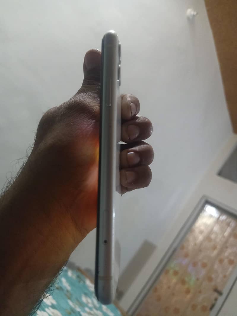Apple iPhone 11 5