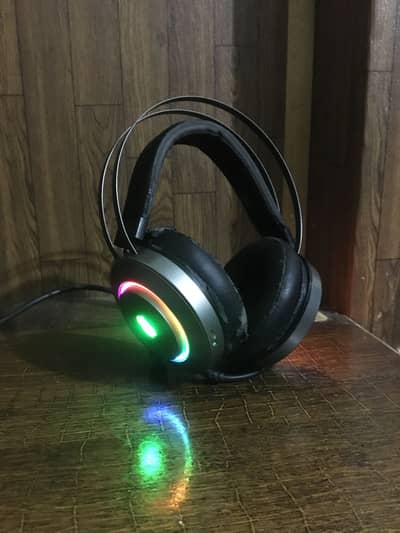 Weird gaming RGB headphones