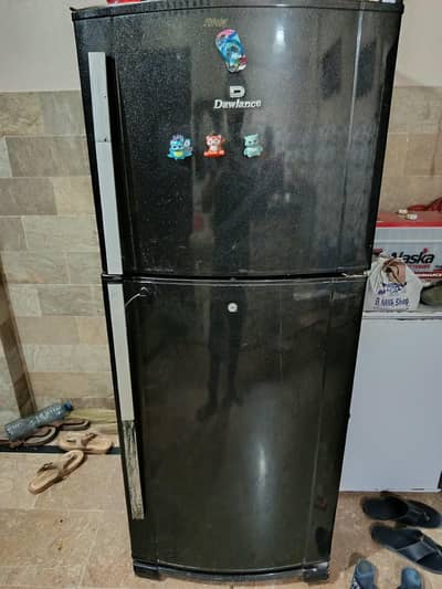 dawlance jombo size fridge for in good condition