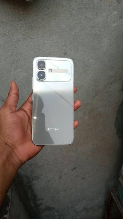 Infinix smart 20 4/ 64 9 month warranty 10/10