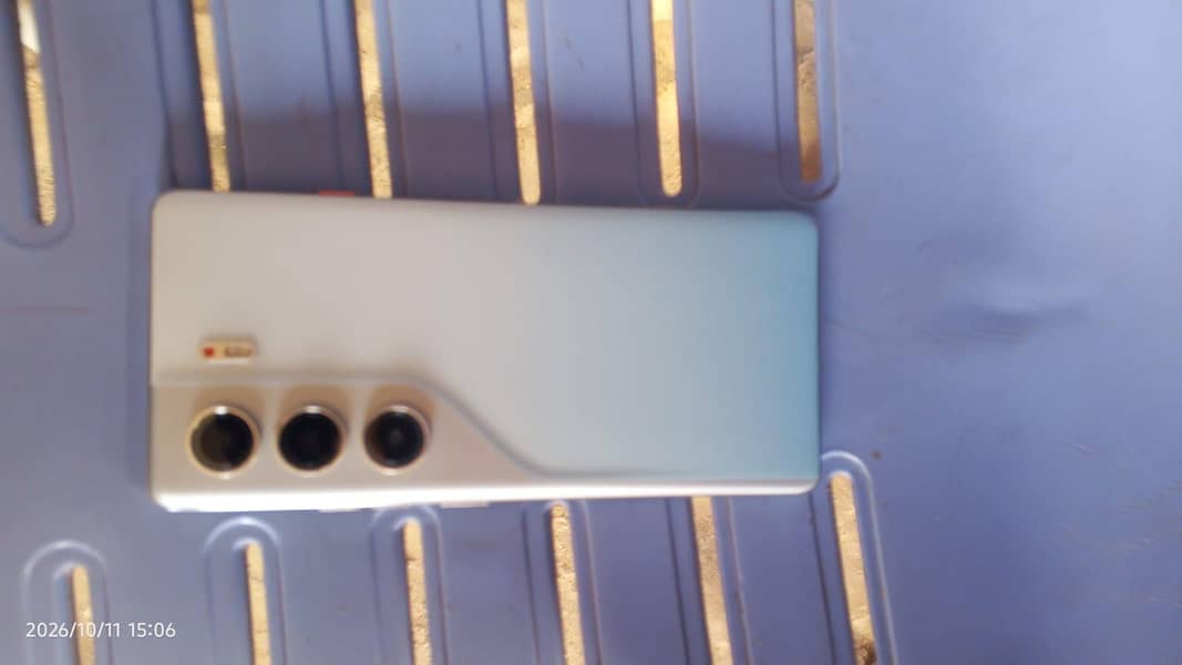 Tecno CAMON 40 Pro 0