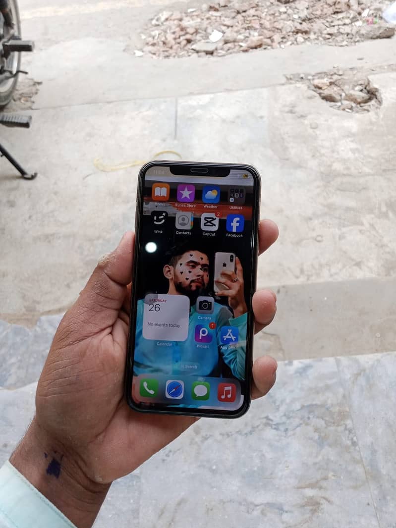 Apple iPhone XS 1
