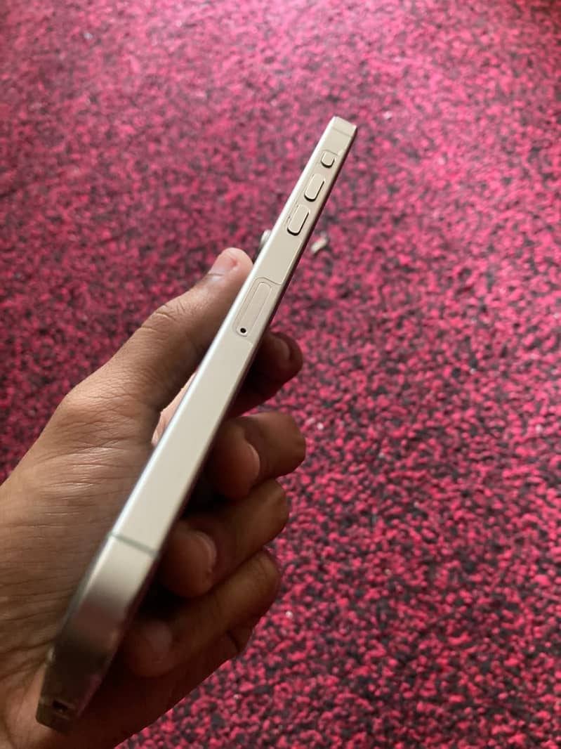 Apple iPhone 15 Pro Max 2