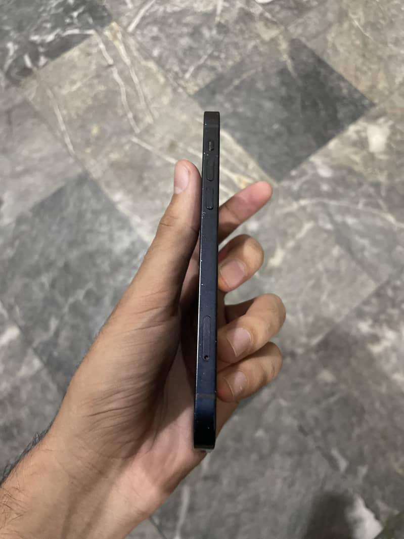 Apple iPhone 12 2