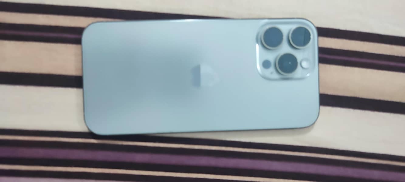 Apple iPhone 16 Pro Max 6