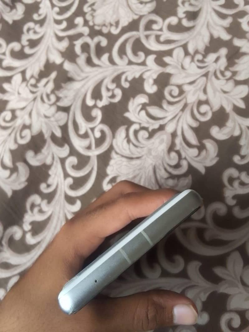 Google Pixel 7a 5