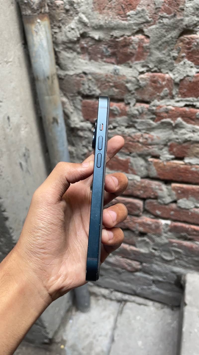 Apple iPhone 14 2