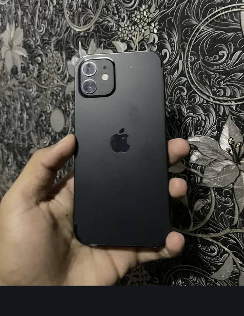 Apple iPhone 12 4
