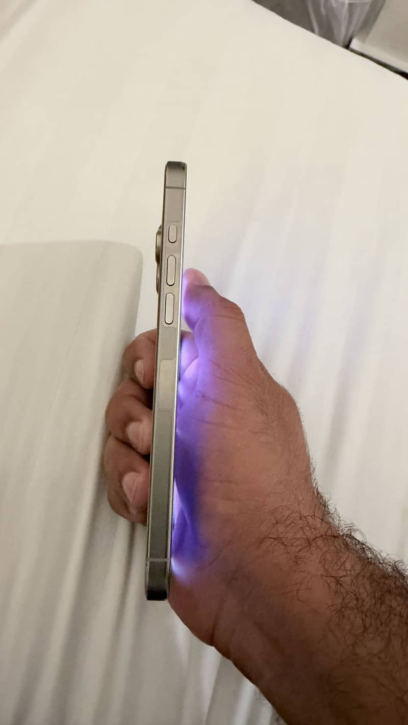 Apple iPhone 16 Pro Max 3