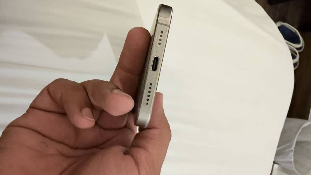 Apple iPhone 16 Pro Max 5