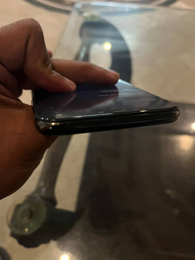 Apple iPhone 11 Pro Max 6