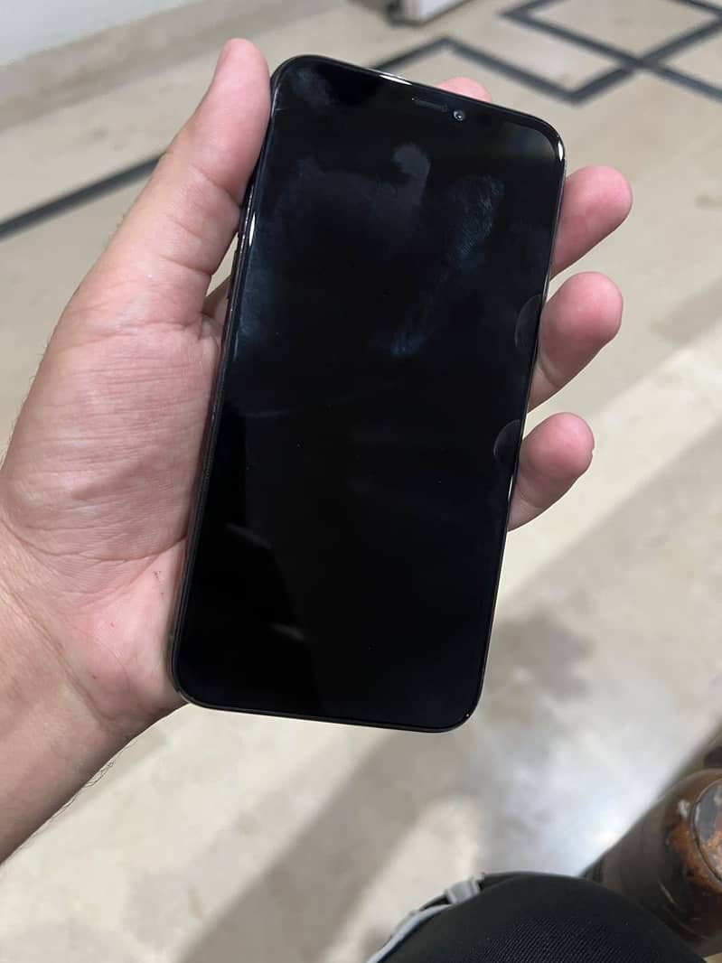 Apple iPhone 11 Pro 3