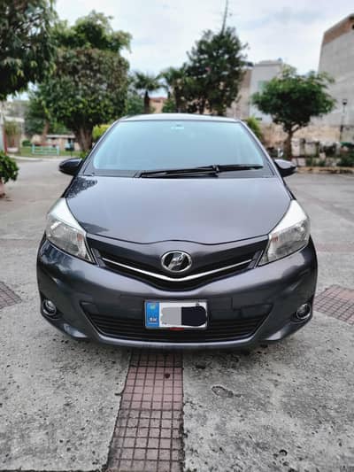 Toyota Vitz F Smile Edition 2012 Model