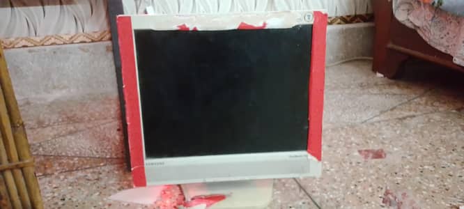 SAMSUNG OLD MONITOR 60 hz monitor WITH 1 VGA AND 1 POWER BRANDED CABLE